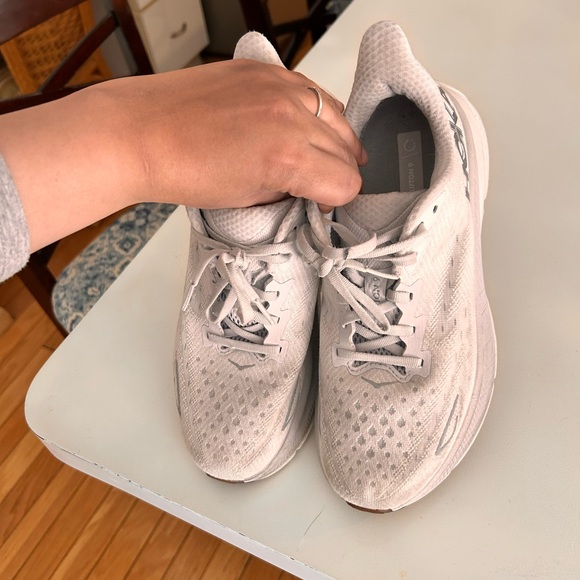Hoka Women's White Running Shoes 9.5 - Picture 3 of 7